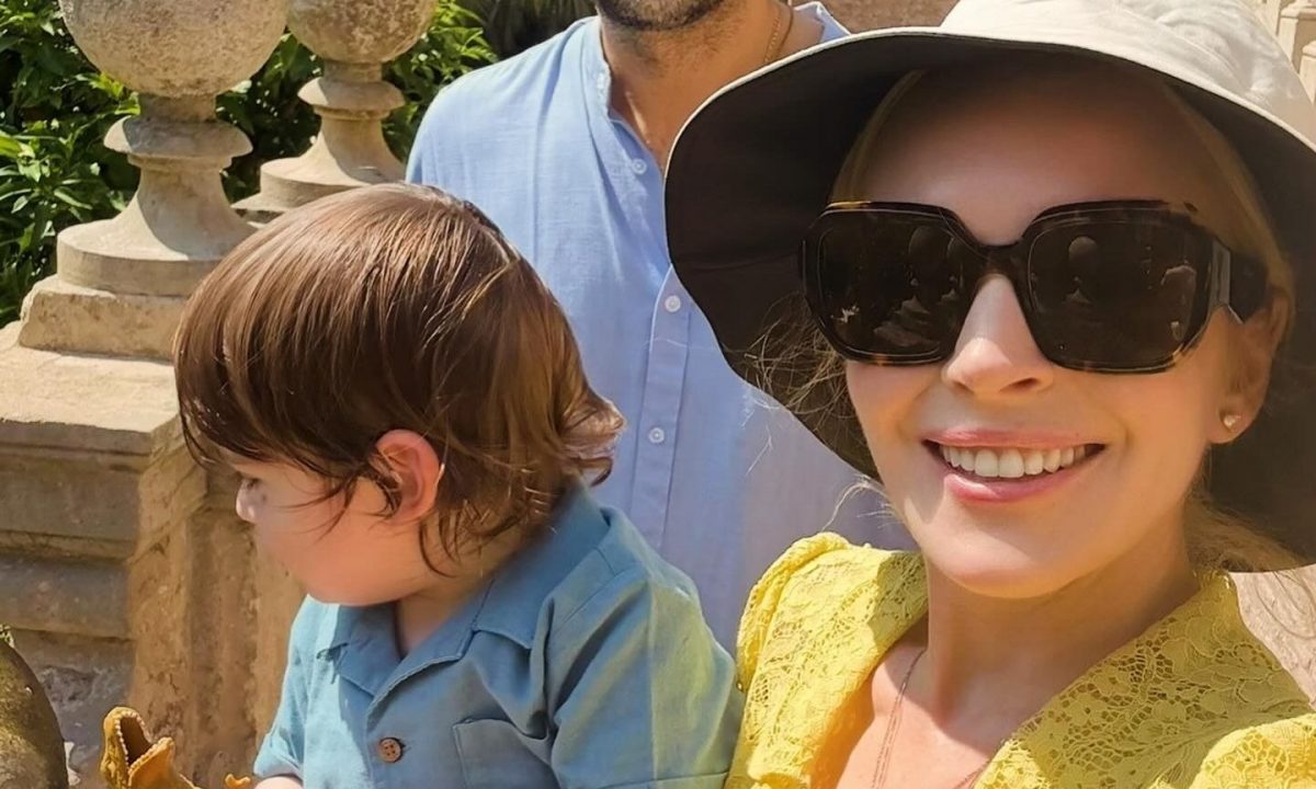 Η ζωή της ως μαμά: Η Lindsay Lohan μοιράζεται φωτογραφίες με τον γιο της μετά από καιρό