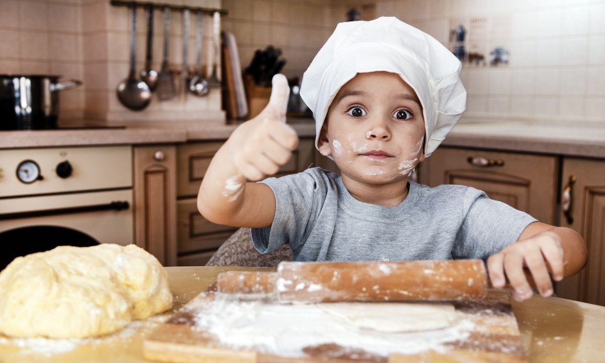 Πώς να φτιάξετε την πιο γρήγορη ζύμη για πίτσα με αλεύρι για όλες τις χρήσεις