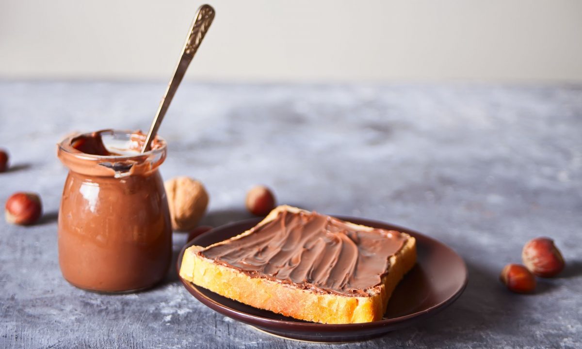 Σοκολατένια πραλίνα με 3 υλικά (νερό, κακάο και μέλι αρκούν)