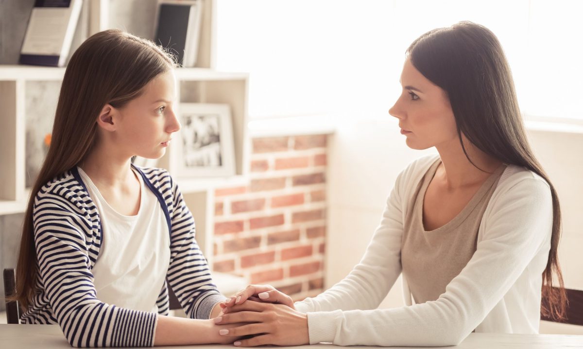 Η κόρη μου μου μιλάει άσχημα: Γιατί το κάνει και πώς να το χειριστώ σωστά;