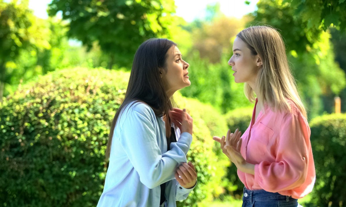 Πώς απομακρύνομαι από μία τοξική φίλη;