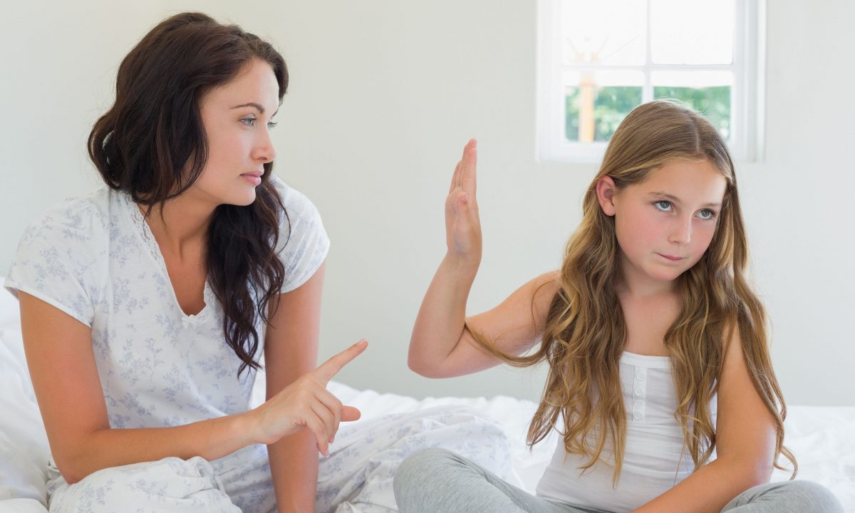 Γιατί επαναλαμβάνουμε τις συμπεριφορές των γονιών μας ακόμα κι όταν δεν το θέλουμε;