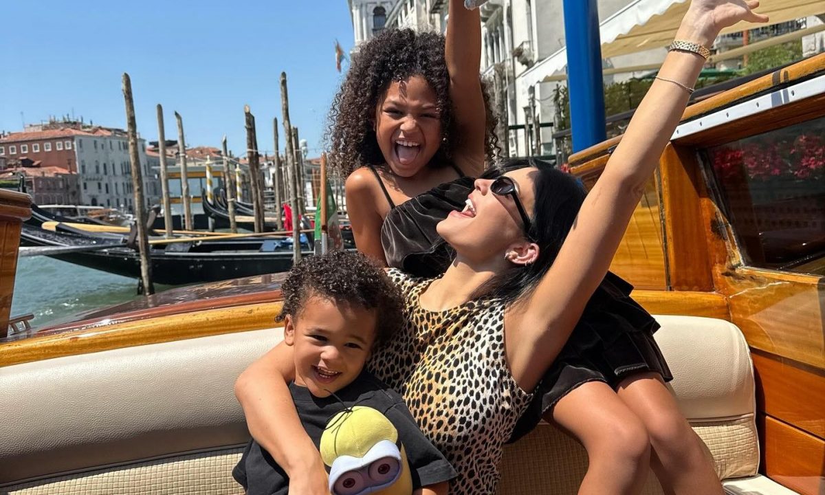 Kylie Jenner & Stormi: Μαμά και κόρη στο πρώτο τους κοινό GRWM βίντεο μακιγιάζ