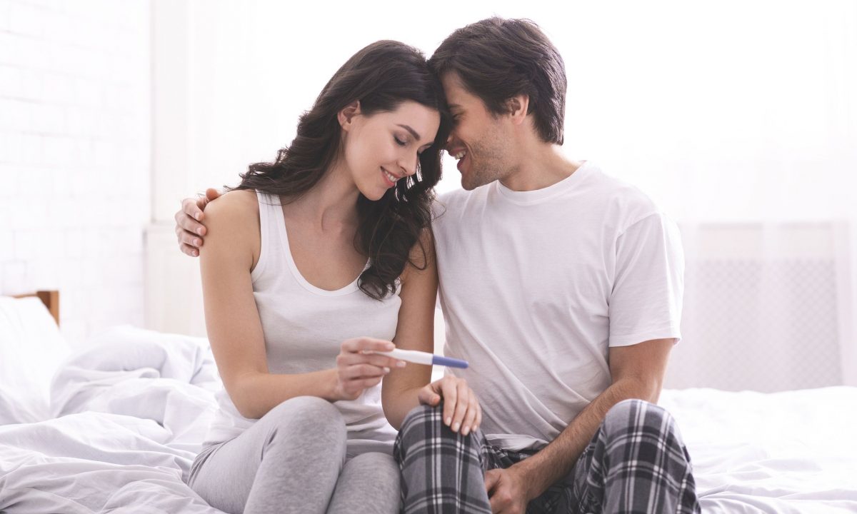 Πρώτος μήνας εγκυμοσύνης: Πώς αλλάζει το σώμα σου και πώς μεγαλώνει το μωρό σου