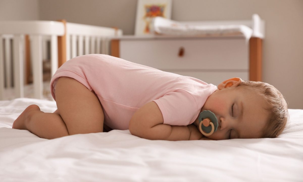 Το μωρό γυρίζει μπρούμυτα στον ύπνο: Να ανησυχήσω;