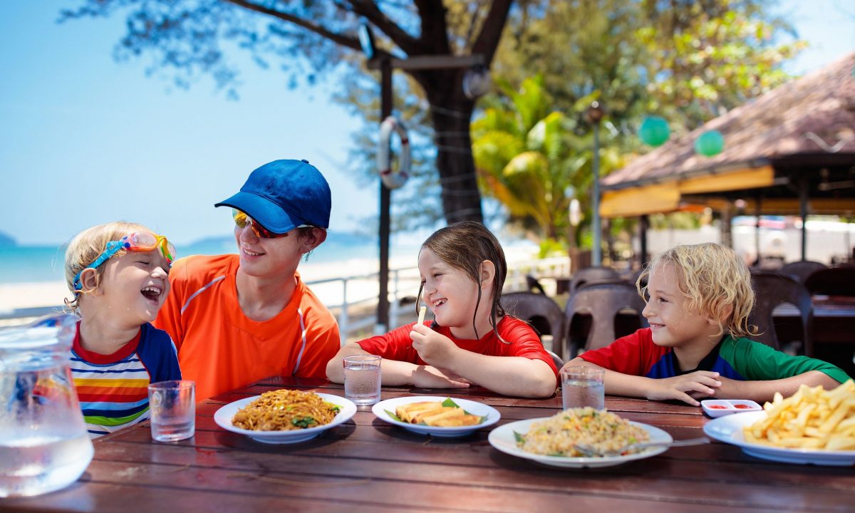 Πώς κρατάμε υγιεινή διατροφή στις διακοπές;