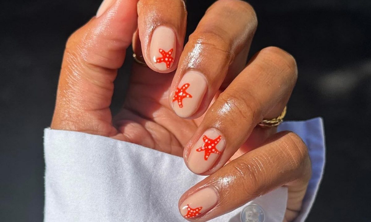 10+2 καλοκαιρινά σχέδια νυχιών για μαμάδες που θέλουν λίγο χρώμα στη ρουτίνα