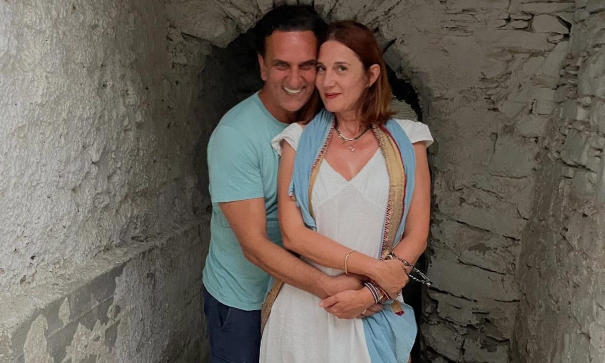 Νίκος Ψαρράς: Σπάνιες φωτογραφίες με τον 11χρονο γιο του στα Λουτρά Τήνου