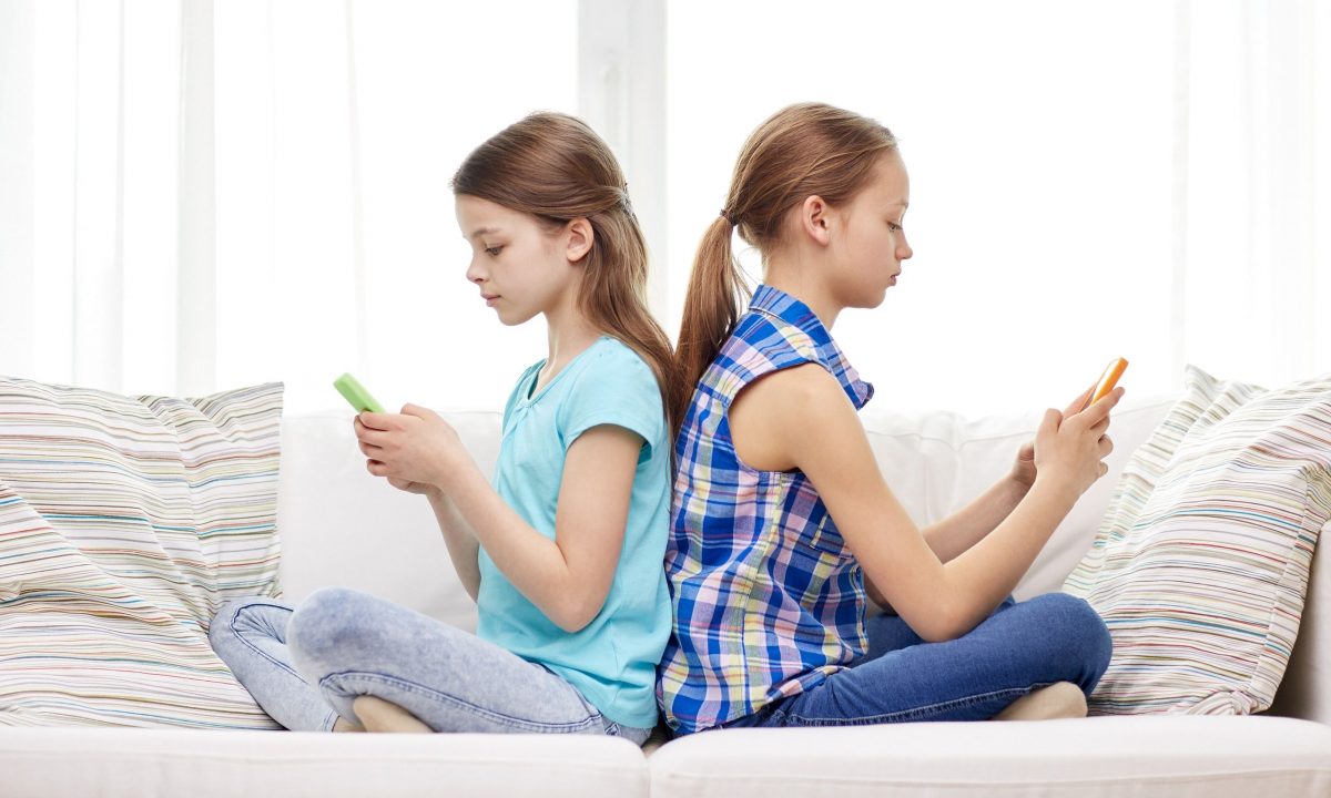 Έρευνα: Τα παιδιά δεν είναι εθισμένα στο κινητό, είναι παγιδευμένα στην έλλειψη ελευθερίας
