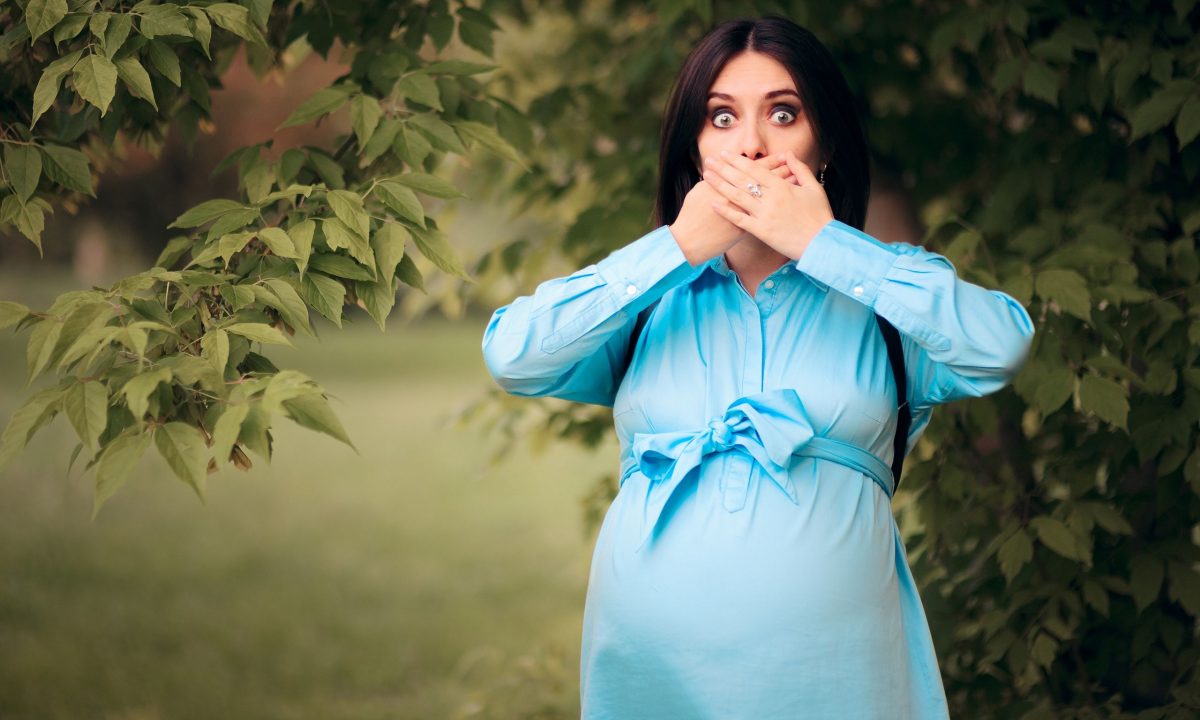 Καούρες στην εγκυμοσύνη: 5 φυσικοί τρόποι να τις ξεπεράσετε