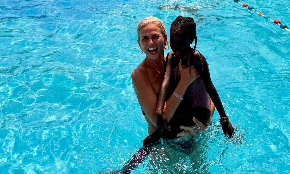 Χριστίνα Κοντοβά: Η Έιντα και το πάρτι των ονείρων της... σε νεροτσουλήθρες