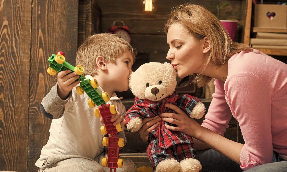 Καλοσύνη και παιδιά: Μαθαίνεται ή είναι έμφυτη;