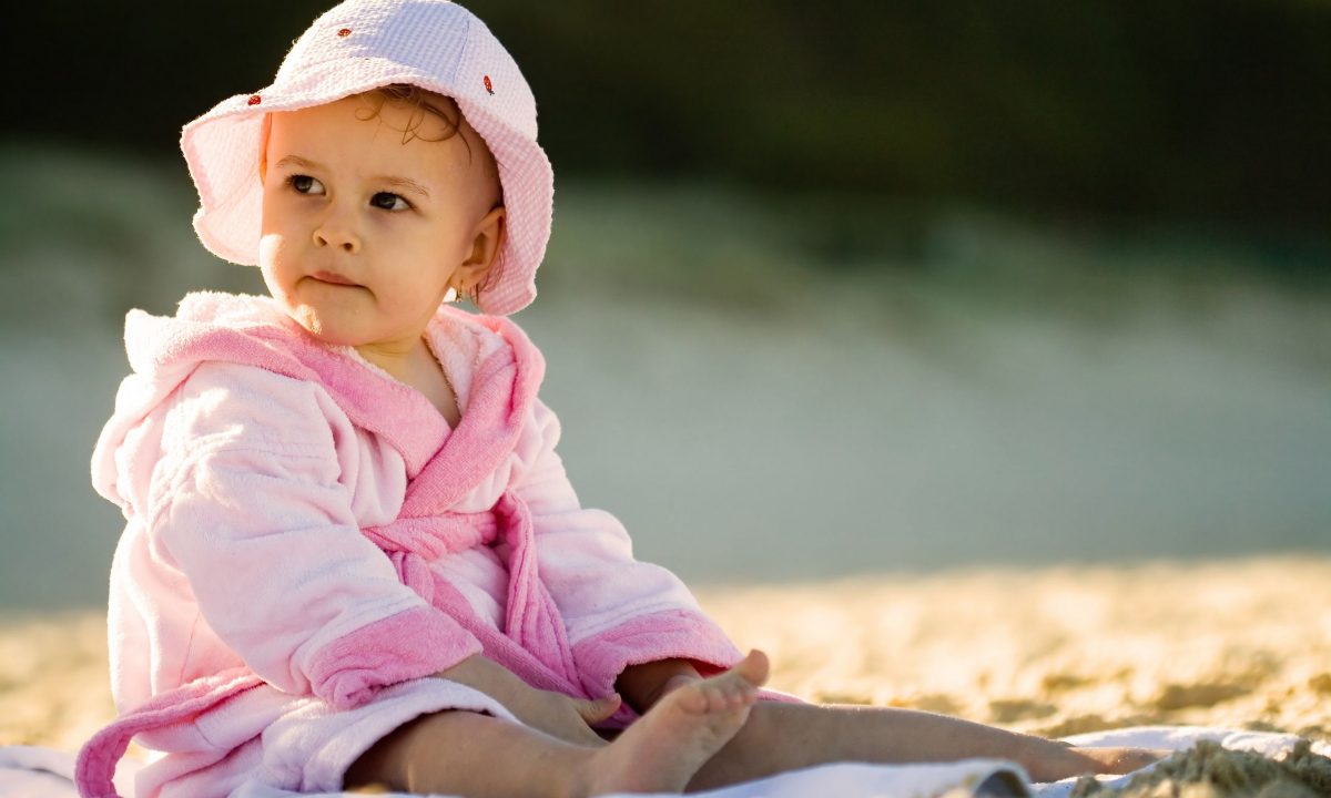 Πότε το μωρό μαθαίνει να κάθεται; Τα 5 αναπτυξιακά στάδια