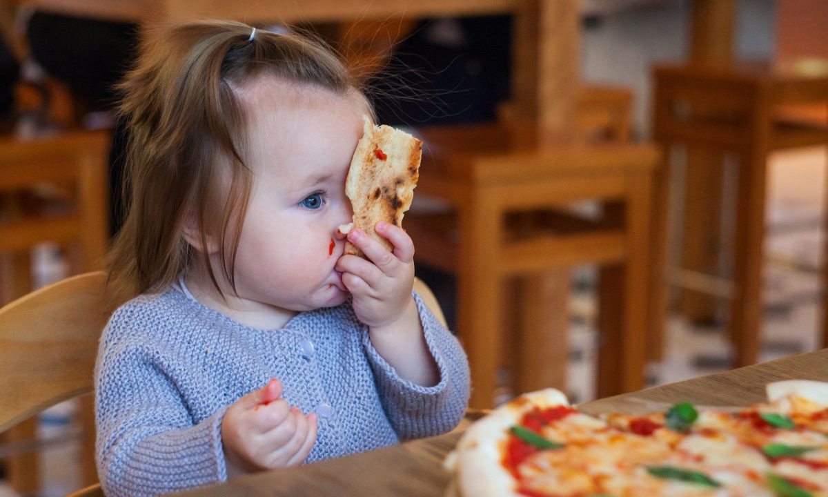 Τα πρότυπα διατροφής για μωρά γίνονται πιο υγιεινά - Τι αλλάζει;