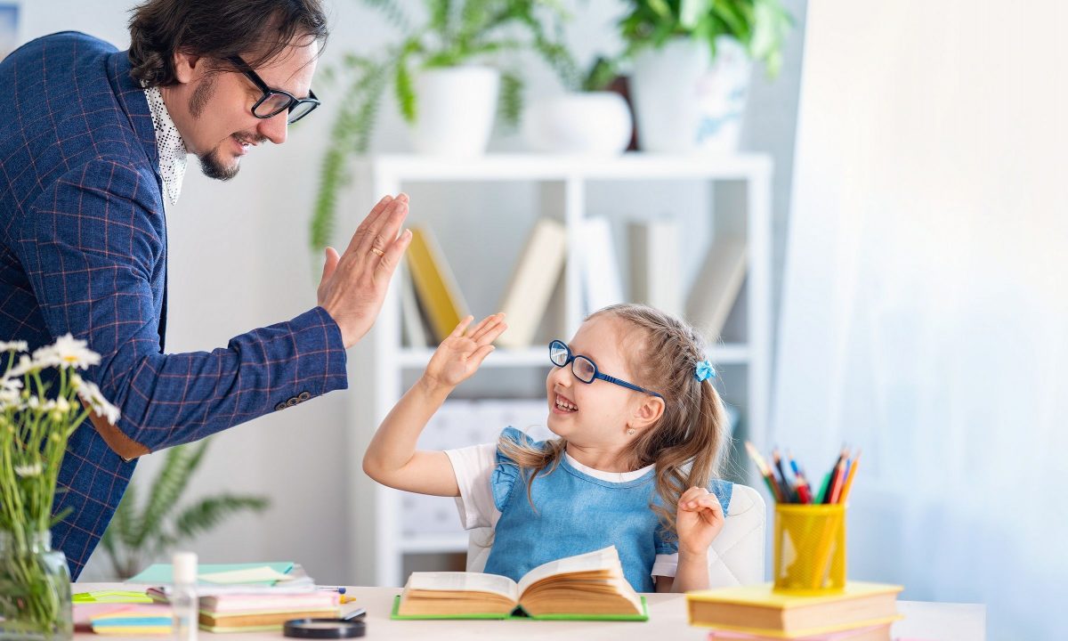Οδηγός για γονείς: 8 στρατηγικές σχολικής προετοιμασίας για παιδιά με ΔΕΠΥ