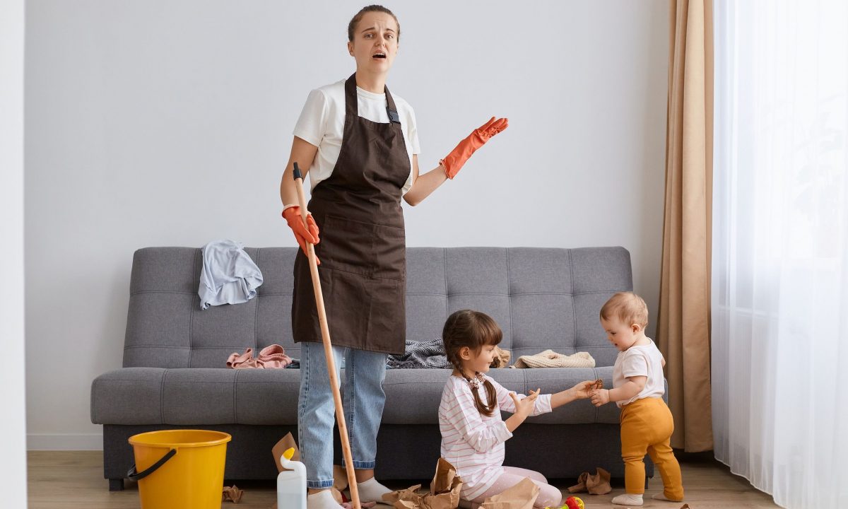 Ένα αντικείμενο την ημέρα: Αυτή είναι η καθημερινή μου συνήθεια για καθαρό σπίτι με τρία παιδιά