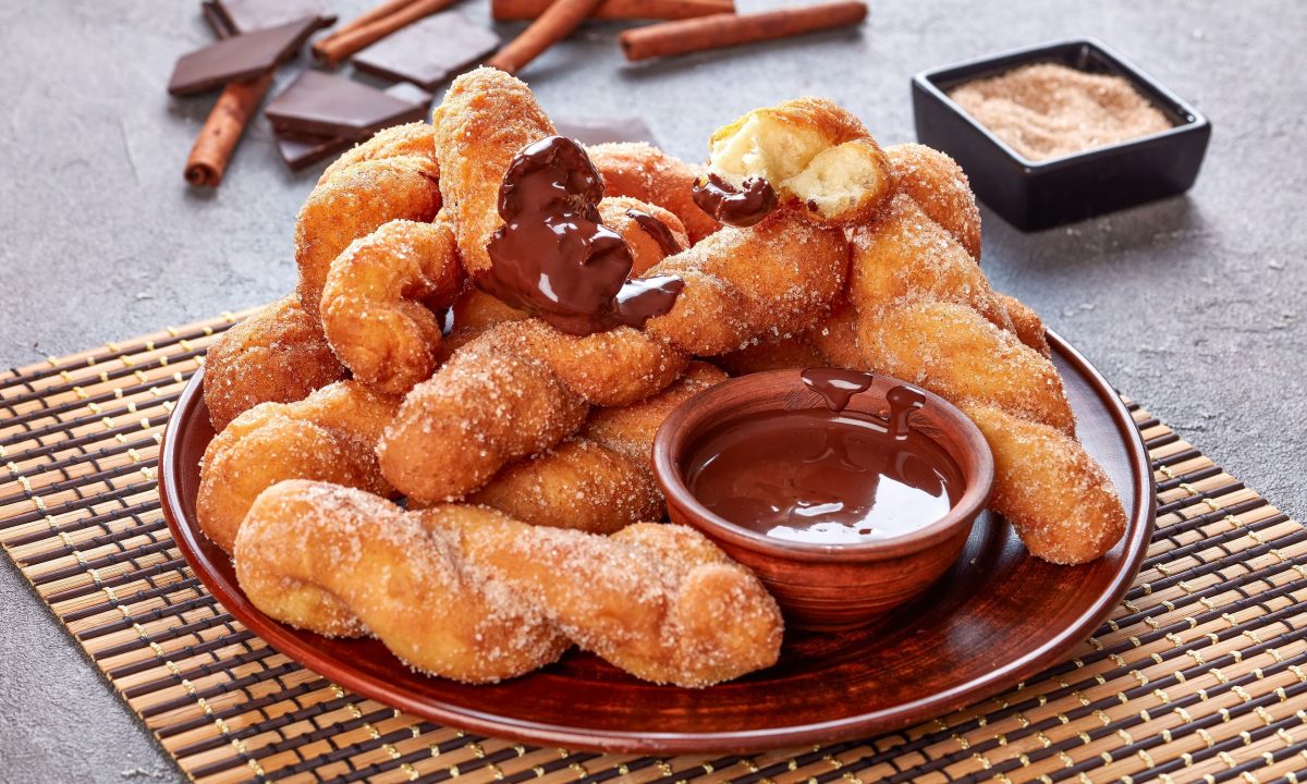 Στριφτά donuts με ζύμη 2 υλικών - Το πιο γλυκό κολατσιό για το σχολείο