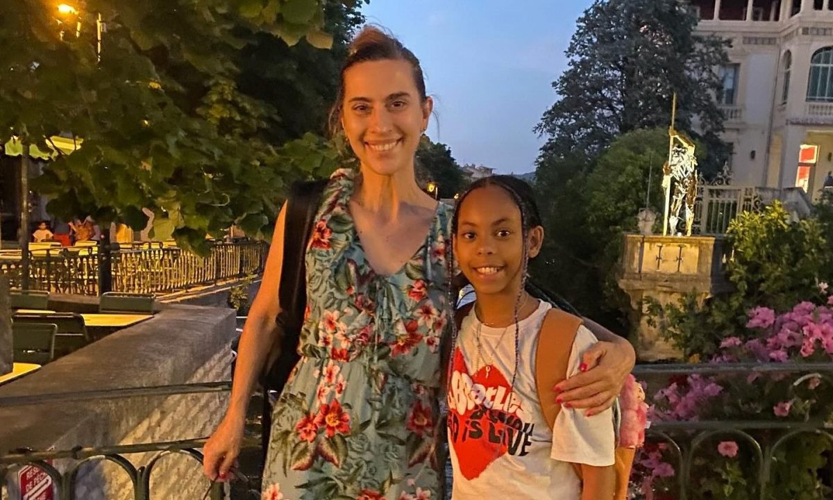 Η Βίκυ Βολιώτη αποχαιρέτησε το καλοκαίρι με μια τελευταία πεζοπορία στο Πήλιο μαζί με την κόρη της