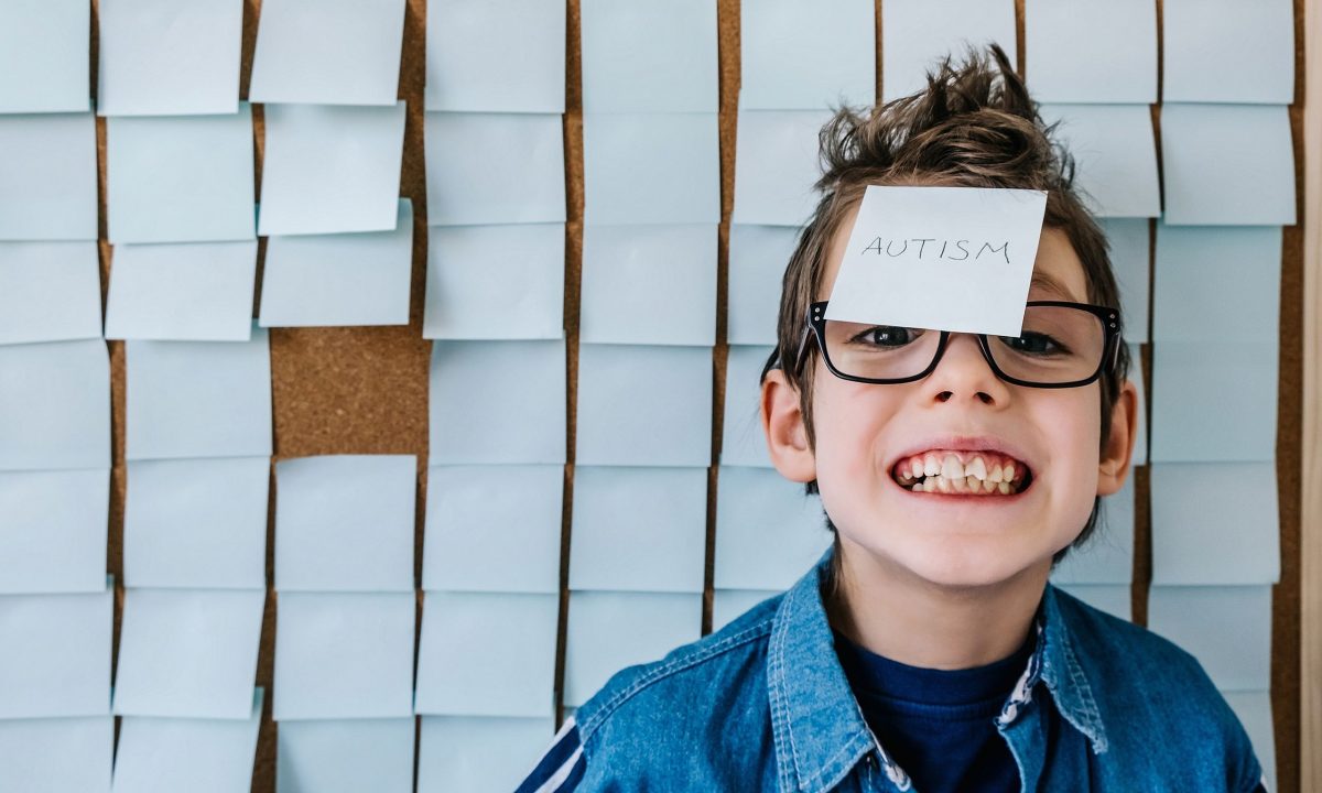 Τι πρέπει να ξέρετε σχετικά με τη σύνδεση ανάμεσα στον αυτισμό και την ιδεοψυχαναγκαστική διαταραχή