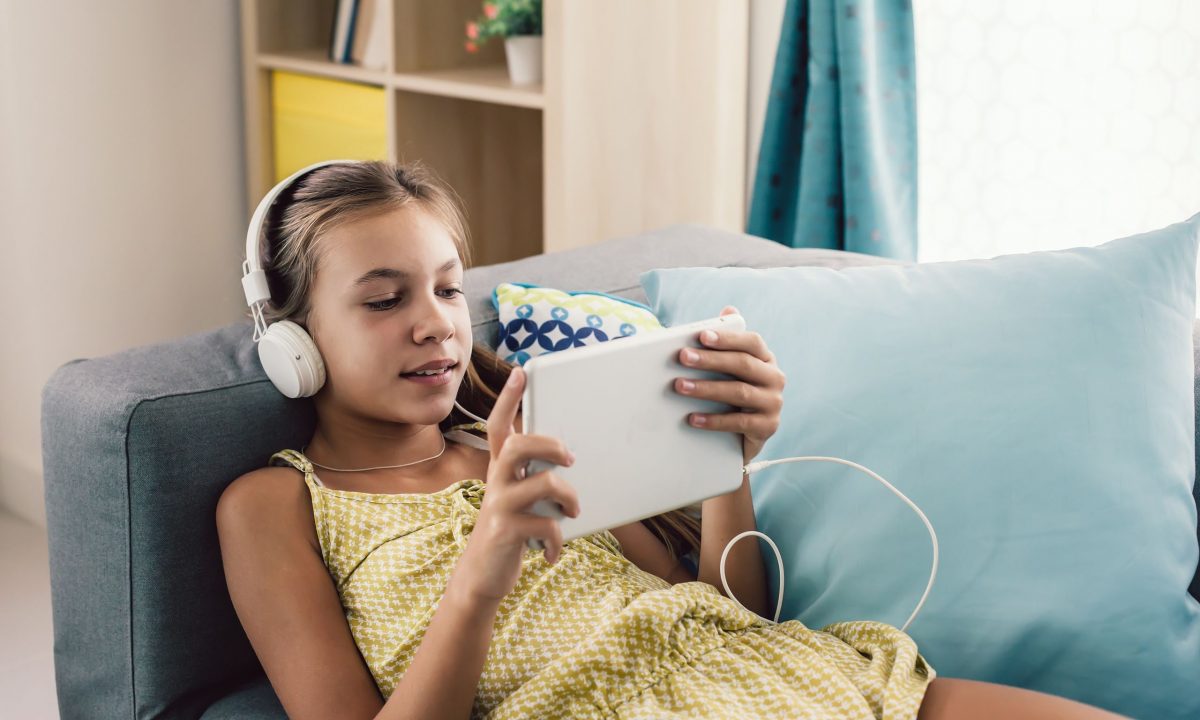 Τα AI-Generated παιδικά βίντεο κατακλύζουν το YouTube -Τι πρέπει να ξέρουν οι γονείς