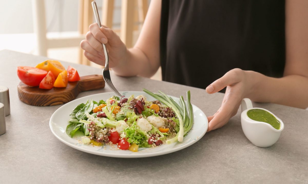 4 λόγοι για να εντάξετε την κινόα στη διατροφή σας αν προσπαθείτε να χάσετε βάρος