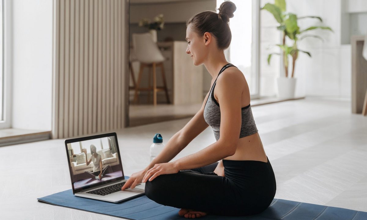 6 εύκολοι τρόποι να προσθέσετε την άσκηση στη ζωή σας αμέσως μετά τη γέννα