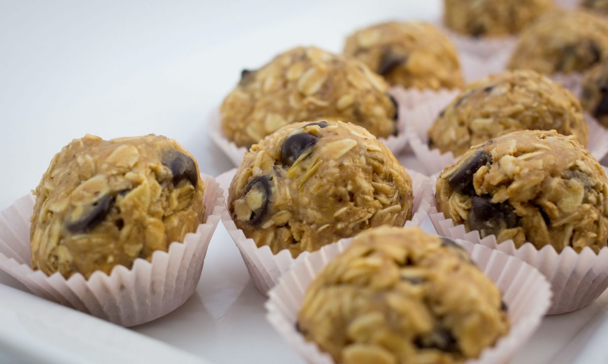 Ενεργειακά τρουφάκια με μύρτιλα σε 10 λεπτά – Το ιδανικό σνακ για το σχολείο