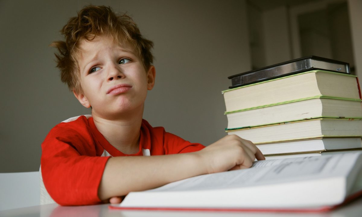 Αν το παιδί δυσκολεύεται στην ανάγνωση ή τα μαθηματικά, τι πρέπει να κάνω;