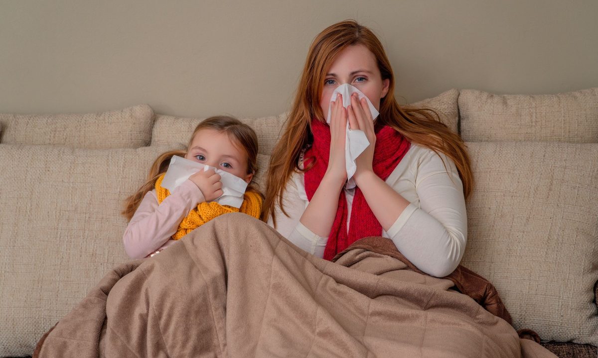 Παιδιά και ιώσεις: Οι στρατηγικές πρόληψης που προτείνουν οι ειδικοί