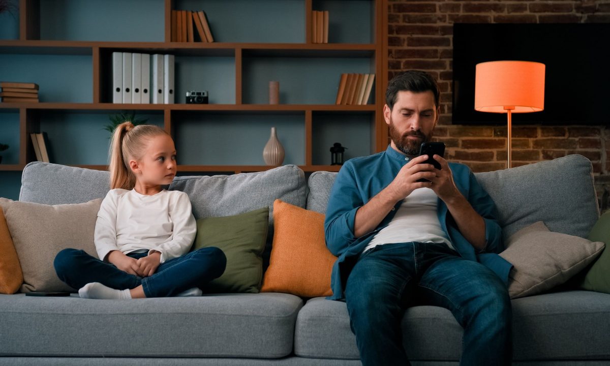 Πώς η προσοχή μας διαμορφώνει την αυτοεκτίμηση του παιδιού