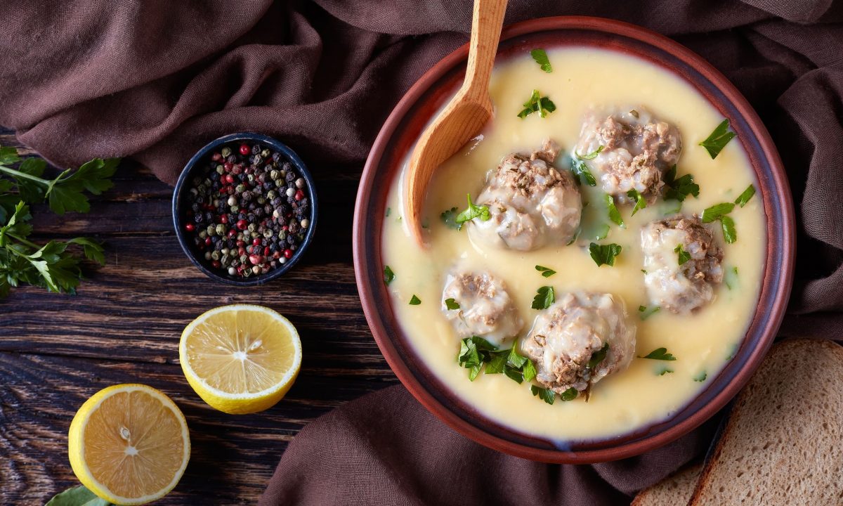 Γιουβαρλάκια με αυγολέμονο – Ένα μαμαδίστικο φαγάκι για όλη την οικογένεια