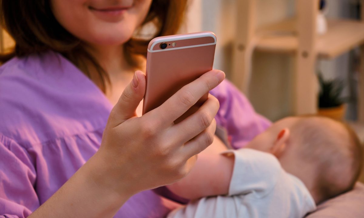 Στη μαμά που ψάχνει στις 3 το πρωί στο Google «είναι φυσιολογικό να...;» - Αυτό είναι για σένα