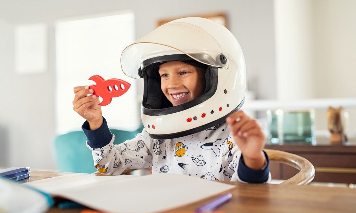 Πώς να δημιουργήσετε ένα χώρο παιχνιδιού που καλλιεργεί την περιέργεια του παιδιού