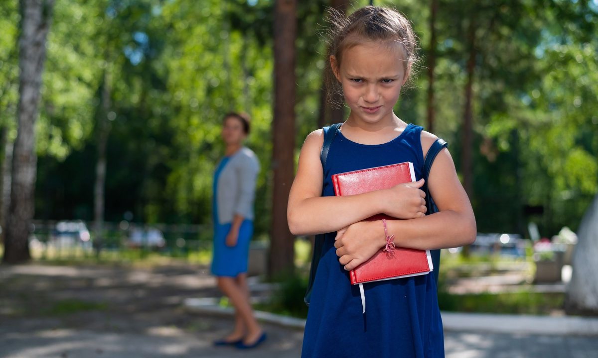 Όχι, το παιδί σου δεν είναι κακομαθημένο – απλώς δυσκολεύεται στην προσαρμογή