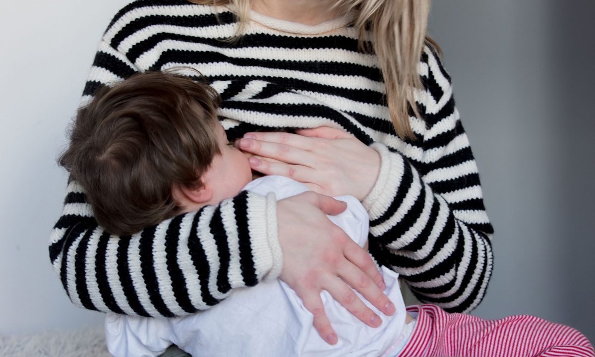 Βρεφονηπιακός σταθμός και θηλασμός: Μπορούν να συνυπάρξουν;