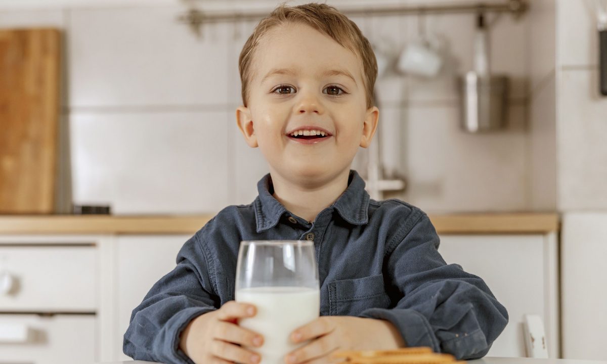 Ασβέστιο: Το συστατικό που χρειάζονται τα παιδιά και οι έφηβοι για την ανάπτυξη των οστών