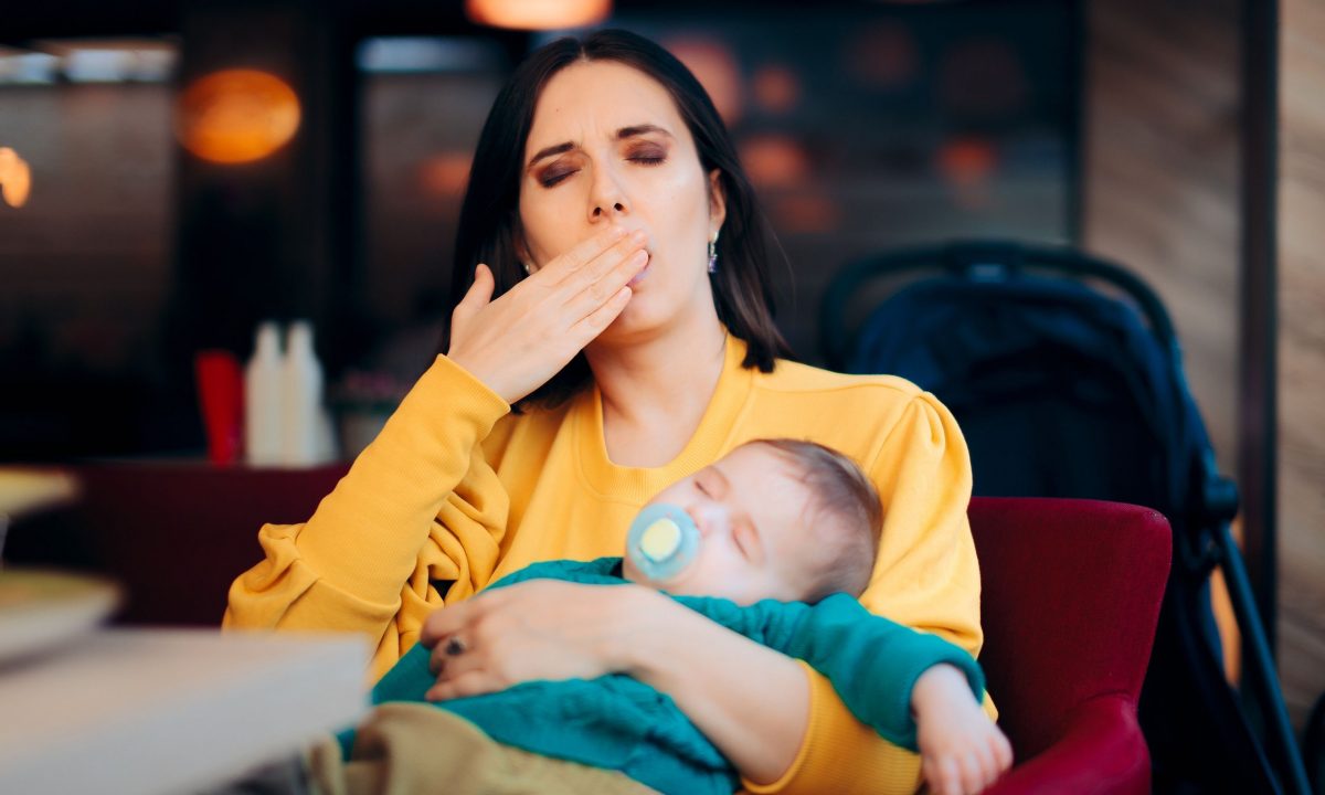 5 πρακτικές λύσεις για να αντιμετωπίσεις την κούραση της μητρότητας