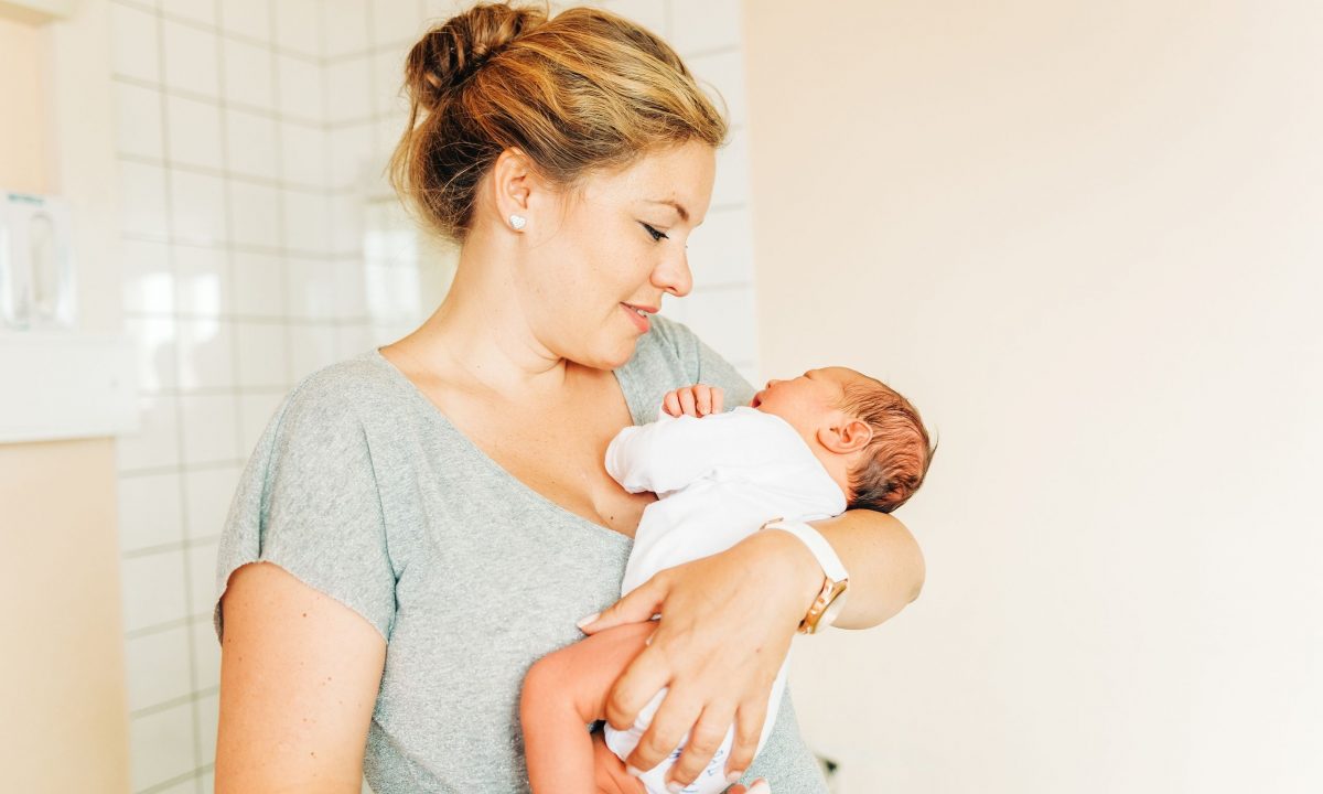 9 συμβουλές για να αντιμετωπίσετε τις σωματικές αλλαγές μετά τον τοκετό