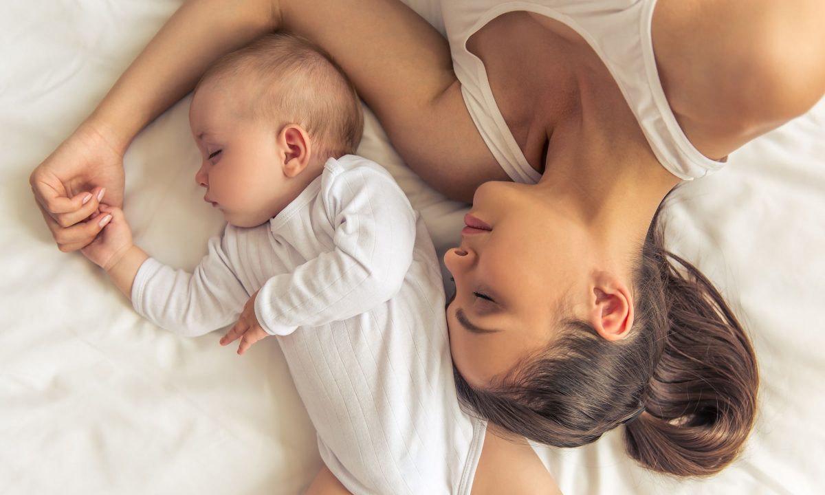 Eνίσχυση δεσμού με το μωρό: Τα σημάδια που δείχνουν ότι χρειάζεται περισσότερη επαφή