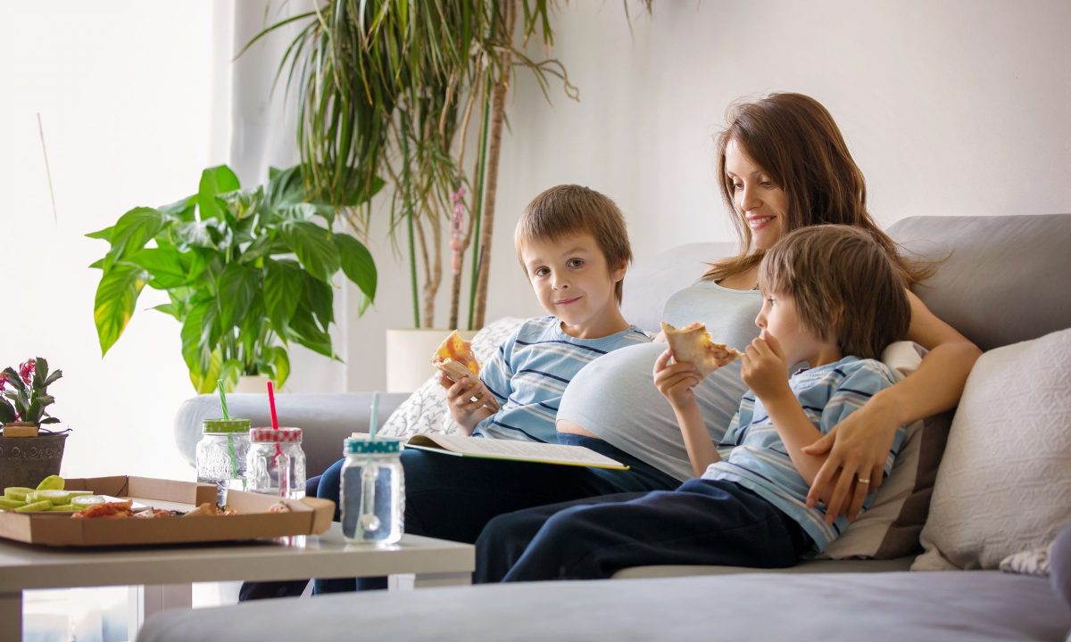 28η Οκτωβρίου: Τι φαγητά μπορείς να καταναλώσεις στο οικογενειακό τραπέζι, αν είσαι έγκυος;