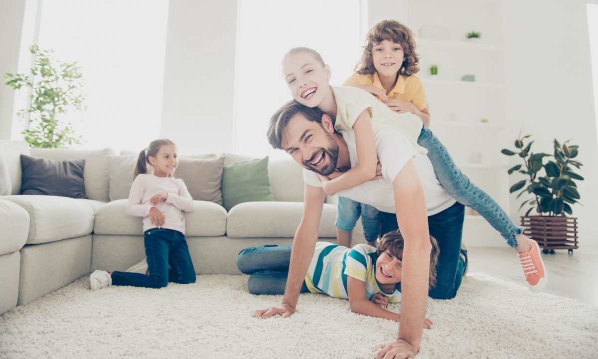 Παιδιά που λένε πάντα «ναι» σε όλους: Πώς να τα βοηθήσουμε να γίνουν ευτυχισμένοι ενήλικες