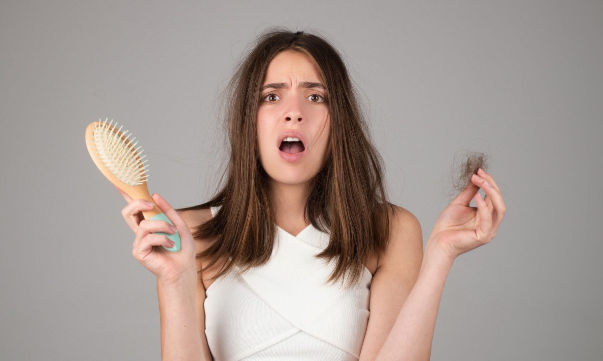 Εποχική τριχόπτωση και κύκλος περιόδου: Υπάρχει σύνδεση;