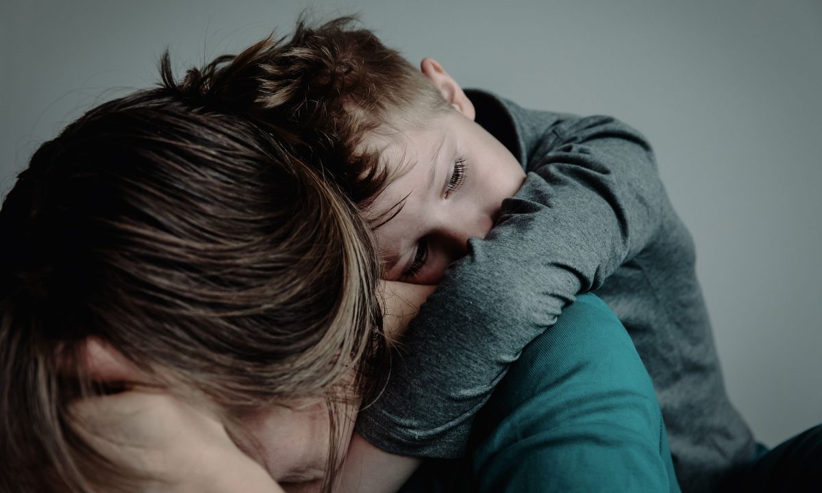 Δείχνει αδυναμία ή δύναμη το να κλαίμε μπροστά στα παιδιά;