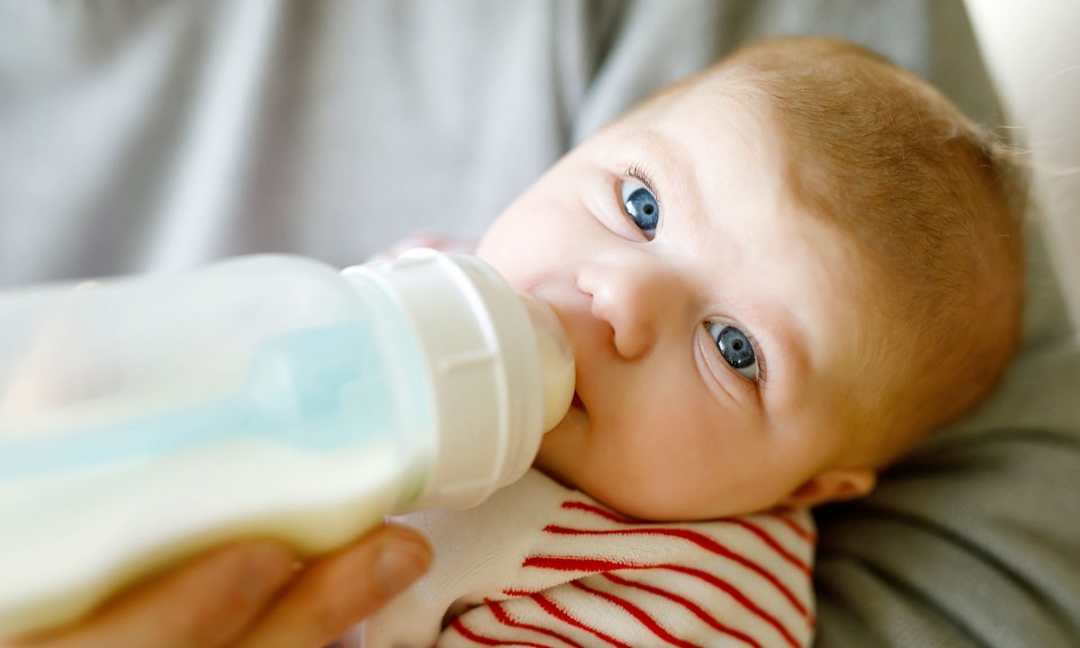 Πυλωρική στένωση νεογνών: Τι είναι, ποια τα συμπτώματα και πώς αντιμετωπίζεται