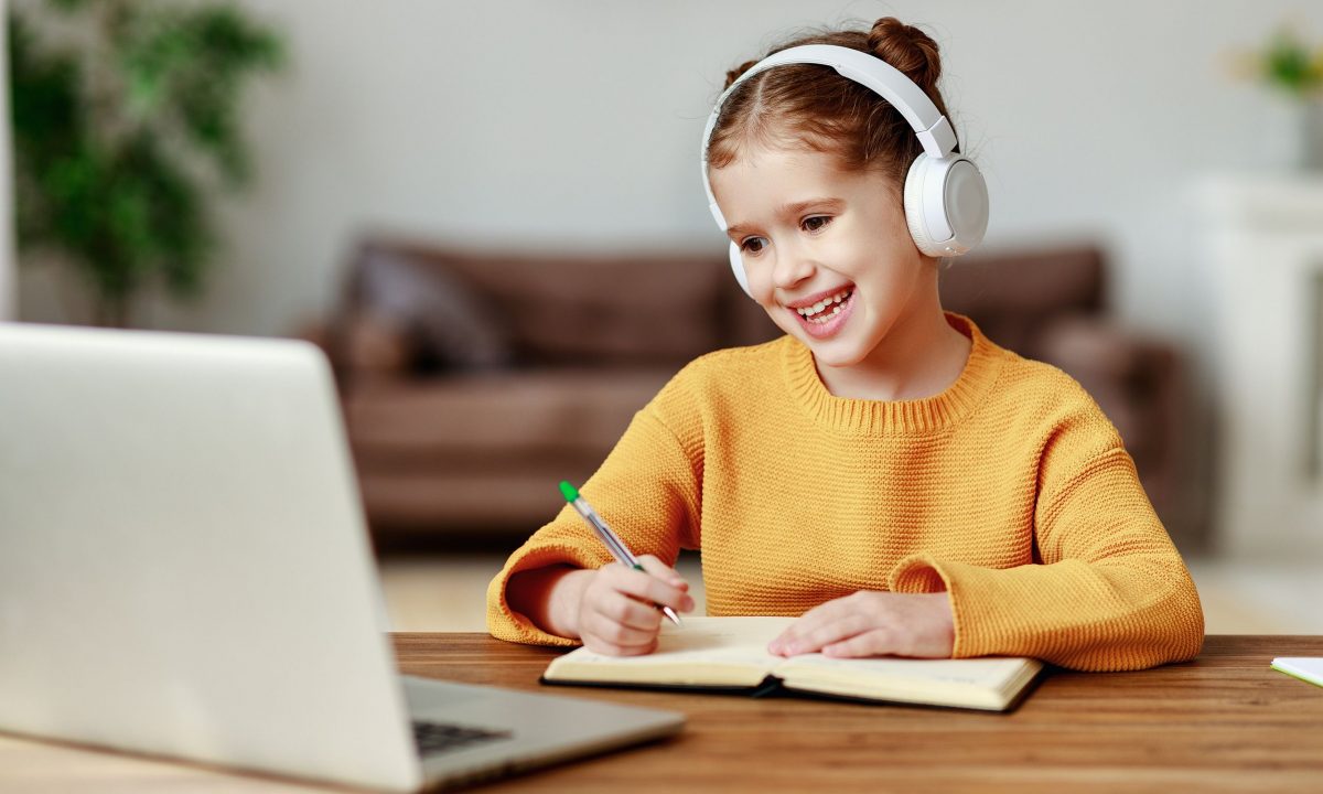 Ποια ψηφιακά εργαλεία βοηθούν τα παιδιά με δυσλεξία στα μαθήματα του σχολείου;