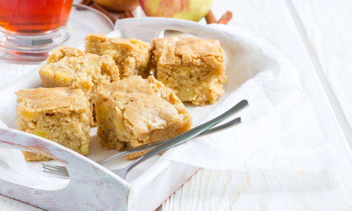 Brownie με μήλα – Το πιο γλυκό φθινοπωρινό κέρασμα που θα λατρέψουν τα παιδιά σας