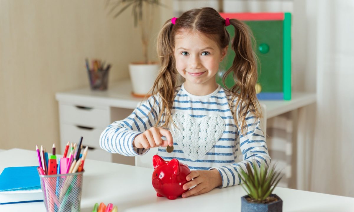 83% των γονιών προτιμούν τα παιδιά τους να κάνουν μαθήματα οικονομίας παρά λογοτεχνίας στο σχολείο