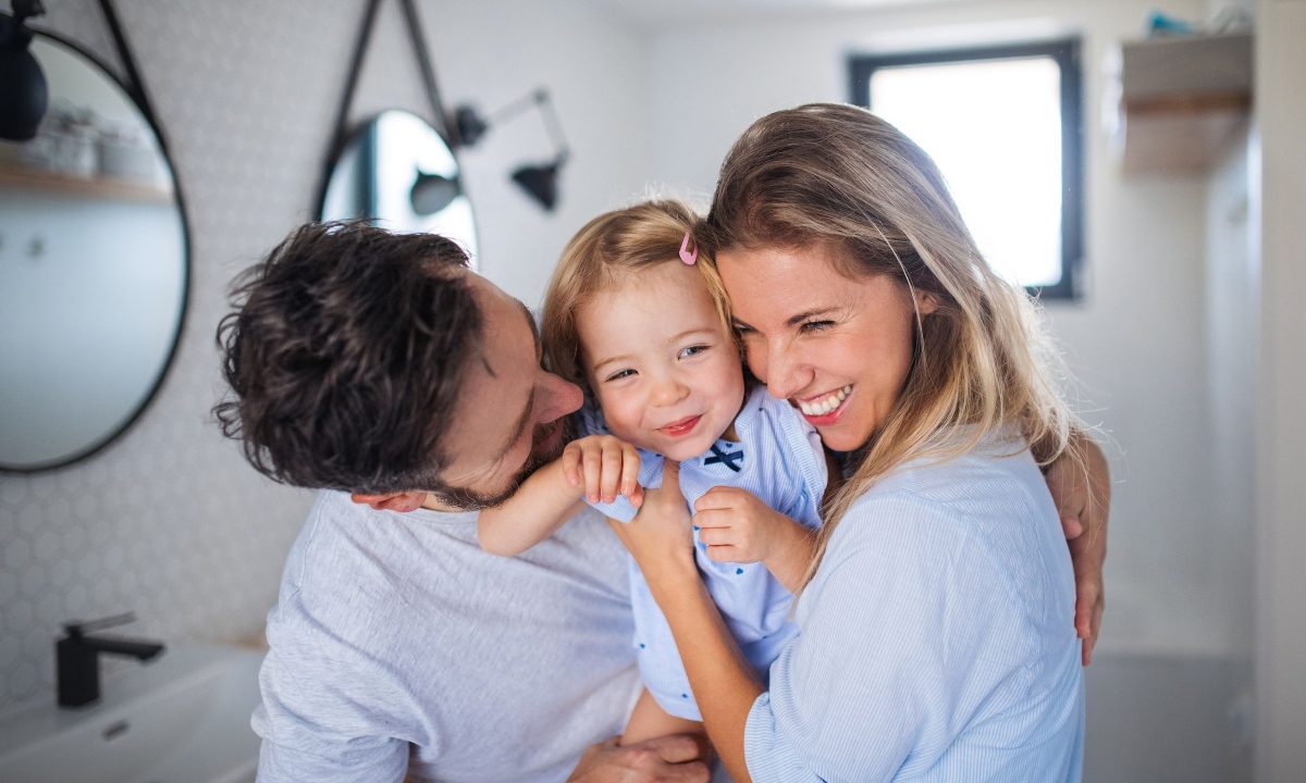 5 τεχνικές θετικής διαπαιδαγώγησης για ήρεμα και ευτυχισμένα παιδιά