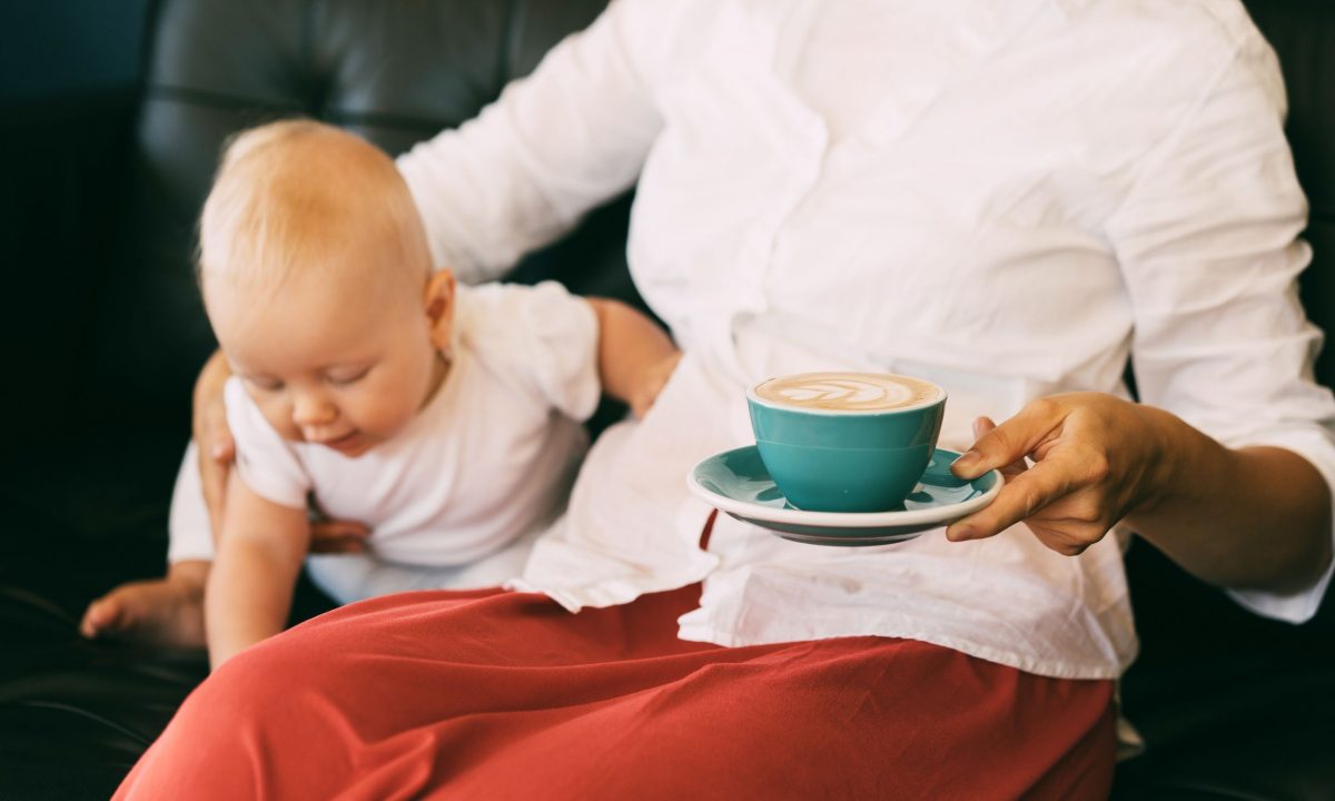 Το λέει και το Harvard: Μαμά, ο καφές σου σε βοηθά να είσαι υγιής μεγαλώνοντας