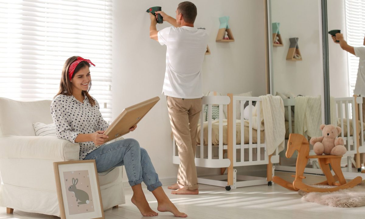 Πώς να οργανώσετε το βρεφικό δωμάτιο χωρίς να ξοδέψετε πολλά χρήματα